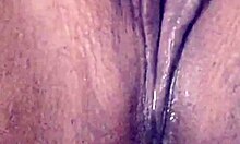 Pretty Pussy Dripping Cums Squirts Analaysya Moore.