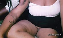 grazy sapeca fazendo tatuagem sem calcinha se mostrando toda para o tatuador