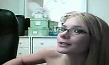 Sexy webcam girl performs in public for voyeur couple.
