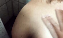 Arkadaşım banyoda benden faydalandı ve hepsini kaydetti!