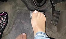 ヨー、ウェブカムで親密な話したい？ヒットアップ！ 😘