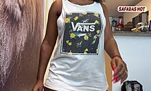 A gostosa mamou o entregador de água, carai!