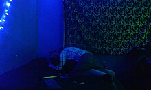 Asi de rico me folla mi mejor amigo en público