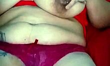 tu vecina de rojo quiere que la mires tocándose 🔥