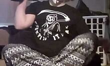 i'm a horny busty camgirl making exclusive homemade content for premium followers, showing my big tits and whore pov clips on xred