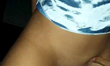 بي في قريب لكس ضيق ياخذ حشرجة في فيديو منزلي