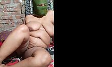 kavya sharma indian amateur babe masturbates wildly!