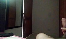 Chica Sexy Con Vestido Me Descubre Masturbando Y Recibe Creampie En Su Coño Apretado Con Gran Trasero.