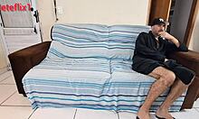 أختي غير الشقيقة زارت ورتاحت قريب لحظات حميمة