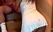 Pretty Woman With Natural Tits Enjoys Amateur Fetish