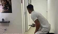 Casada Vai Fazer Massagem Mas Acabou Se Passando Um Pouco e Deu Para O Massagista