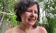 Бързо дърпане в палатката, прекъснато от слънчево изгаряне и ухапвания