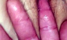 asian amateur cums from finger fucking