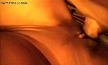 عاهرة ميلف هواة تركب الزب في الطيز حار أوي!