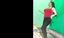 lo tenias bien guardado, maldita zorra, la secretaria hace porno casero despues del trabajo.