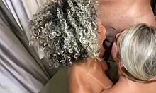 loira rabuda e morena gostosa dão pro dotado e ele fode as safadas e dá leitinho