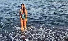 la cachonda de anaduro12 en la playa