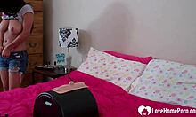 omg, horny teen riding her sex machine 😍