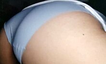 Lihat pelacur ini digodam tanpa kondom di tengah bandar, tak perlu kondom!