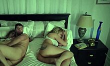 Micuță amatoare de 18+ primește anal și squirting hardcore de la tatăl vitreg