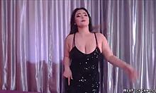 hey, wanna see my busty asian bbw camgirl dance?