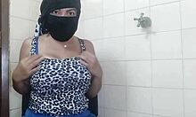 Watch this amateur muslim wife squirt in niqab hijab?
