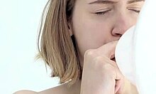 Young looner babe blowing and popping balloon 😍