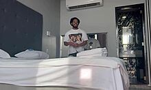 Fantasia gay en hotel de lujo con universitario principiante