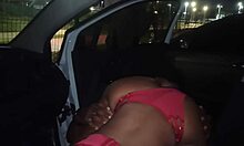 Esposa De Quatro Para Desconhecidos No Dogging E O Corno Batendo Punheta