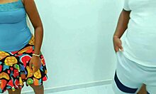 Поймал сводную сестру в онлайн-сексе, теперь её трахают!