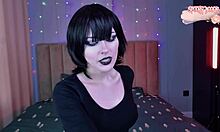 vampira birichina Mavis Dracula vuole altra sborra dopo la tua 🧛‍♀️