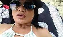 fui dar um rolé na praia e achei uma piroca gostosa pra foder, quer ver?