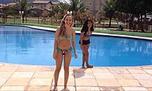 Best Friends Challenge In Pool Bff Yoga Challenges Water Desafio Da Piscina 5