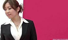 is maki momoi posing nude in lingerie?