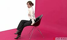 is maki momoi posing nude in lingerie?