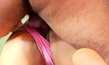 Comendo e gozando na rabuda close-up doggystyle