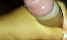 Gozando na camisinha com prazer intenso