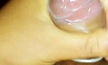 Gozando na camisinha com prazer intenso