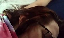 Marido me mete dedos en el coño apretado y nerd... ups