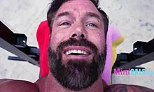 tiny girlfriend lets me use her as dumbbells then fuck her