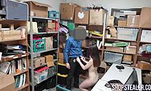 لصة جذابة تمص وتمتلئ في مشهد وحشي