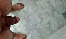 uhh, mijando gostoso no banho with my cute brazilian neighbor