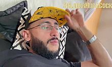 After meeting her some time ago, my friend's acquaintance visits me for a casual chat