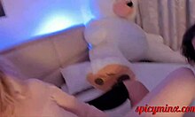 cam babes scissor on camera