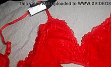 Me masturbé con lencería roja de mi amiga y me vine encima le gusta la lencería