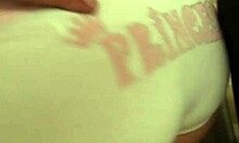 Tío, mira a esta joven 18+ apenas legal desvestirse, ¡qué caliente, me estoy volviendo loco! 🔥