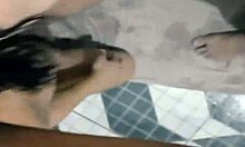 d�bora andrade coloca o pauz�o preto na boca no ch�o do banheiro