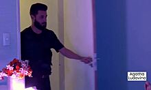 policial invade festa e pega duas novinhas transando em flagra