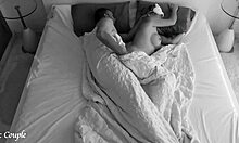 Hei, forventa ikke vår romantiske natt med cumshot på kamera