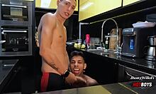 cunhado hetero me fodeu escondido no quarto